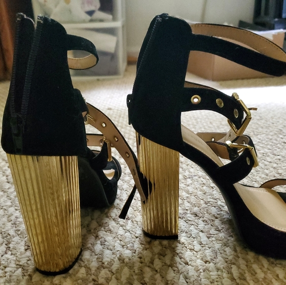 GOJANE BLACK AND GOLD HEELS US 7.5 - Picture 2 of 2